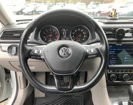 Білий Фольксваген Пассат, об'ємом двигуна 2 л та пробігом 152 тис. км за 16490 $, фото 33 на Automoto.ua