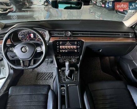 Белый Фольксваген Пассат, объемом двигателя 2 л и пробегом 134 тыс. км за 25500 $, фото 17 на Automoto.ua