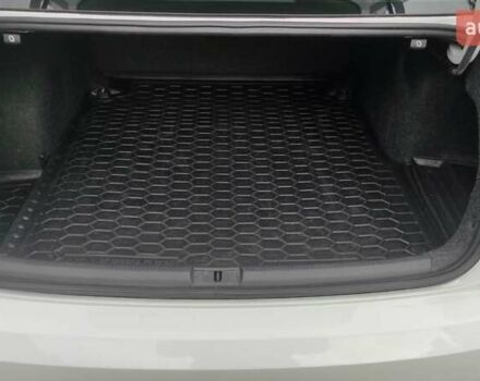 Белый Фольксваген Пассат, объемом двигателя 2 л и пробегом 157 тыс. км за 12200 $, фото 9 на Automoto.ua