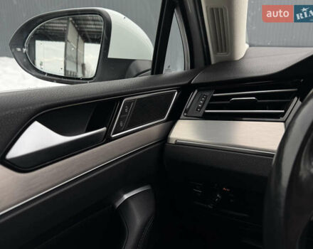 Белый Фольксваген Пассат, объемом двигателя 2 л и пробегом 198 тыс. км за 18950 $, фото 113 на Automoto.ua