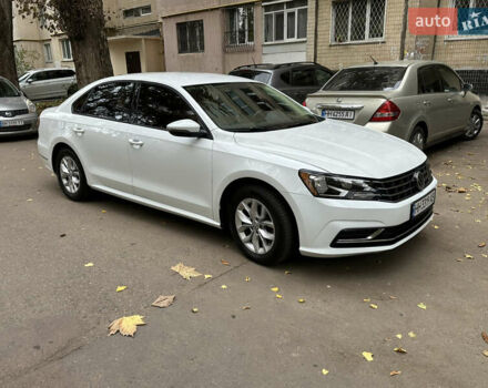 Фольксваген Пассат 2018 в Одессе на Automoto.ua Белый Фольксваген Пассат, объемом двигателя 1.98 л и пробегом 162 тыс. км за 15500 $, фото 1 на Automoto.ua