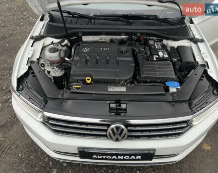 Белый Фольксваген Пассат, объемом двигателя 2 л и пробегом 120 тыс. км за 22000 $, фото 36 на Automoto.ua