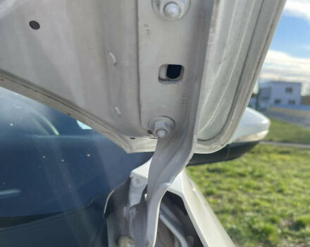 Белый Фольксваген Пассат, объемом двигателя 2 л и пробегом 132 тыс. км за 13200 $, фото 31 на Automoto.ua