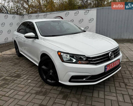 Белый Фольксваген Пассат, объемом двигателя 2 л и пробегом 70 тыс. км за 11999 $, фото 1 на Automoto.ua