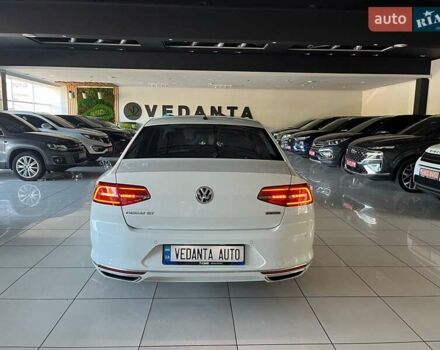 Белый Фольксваген Пассат, объемом двигателя 2 л и пробегом 134 тыс. км за 25500 $, фото 4 на Automoto.ua