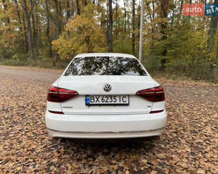 Фольксваген Пассат 2018 в Киеве на Automoto.ua Белый Фольксваген Пассат, объемом двигателя 2 л и пробегом 170 тыс. км за 12980 $, фото 4 на Automoto.ua