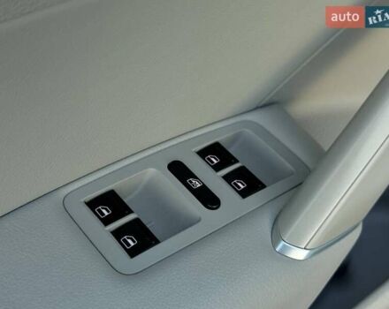 Білий Фольксваген Пассат, об'ємом двигуна 2 л та пробігом 145 тис. км за 18500 $, фото 39 на Automoto.ua