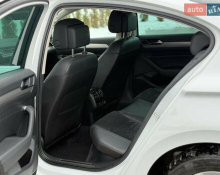 Белый Фольксваген Пассат, объемом двигателя 2 л и пробегом 198 тыс. км за 18950 $, фото 67 на Automoto.ua