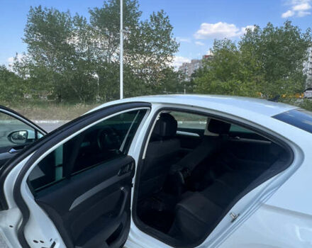 Белый Фольксваген Пассат, объемом двигателя 1.97 л и пробегом 197 тыс. км за 20999 $, фото 6 на Automoto.ua