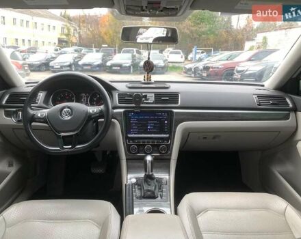 Білий Фольксваген Пассат, об'ємом двигуна 2 л та пробігом 152 тис. км за 16690 $, фото 32 на Automoto.ua