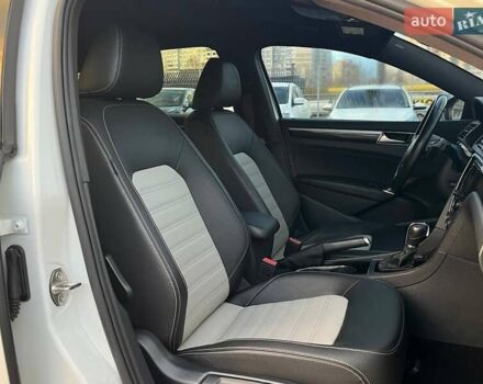 Білий Фольксваген Пассат, об'ємом двигуна 3.6 л та пробігом 72 тис. км за 17490 $, фото 11 на Automoto.ua