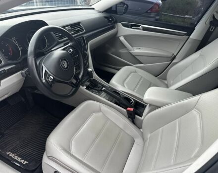 Білий Фольксваген Пассат, об'ємом двигуна 2 л та пробігом 71 тис. км за 13900 $, фото 6 на Automoto.ua