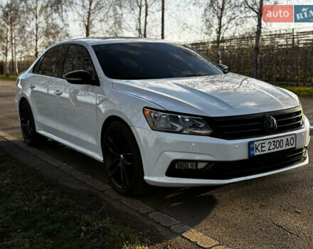 Белый Фольксваген Пассат, объемом двигателя 1.98 л и пробегом 121 тыс. км за 13700 $, фото 1 на Automoto.ua