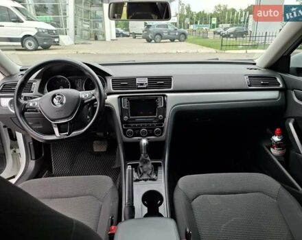 Белый Фольксваген Пассат, объемом двигателя 1.98 л и пробегом 134 тыс. км за 15500 $, фото 6 на Automoto.ua