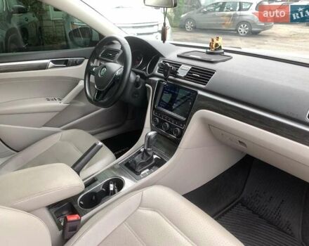 Білий Фольксваген Пассат, об'ємом двигуна 2 л та пробігом 152 тис. км за 16690 $, фото 29 на Automoto.ua