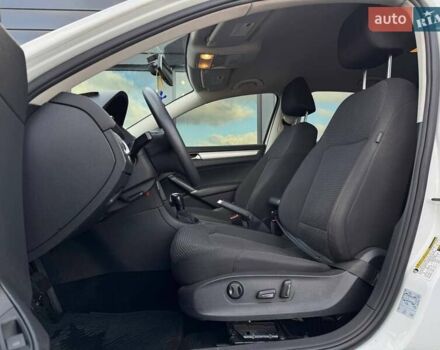 Белый Фольксваген Пассат, объемом двигателя 2 л и пробегом 90 тыс. км за 12800 $, фото 32 на Automoto.ua