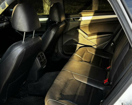 Белый Фольксваген Пассат, объемом двигателя 1.98 л и пробегом 121 тыс. км за 13700 $, фото 8 на Automoto.ua