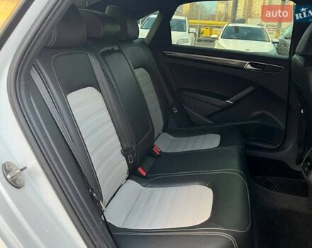 Білий Фольксваген Пассат, об'ємом двигуна 3.6 л та пробігом 72 тис. км за 17490 $, фото 10 на Automoto.ua