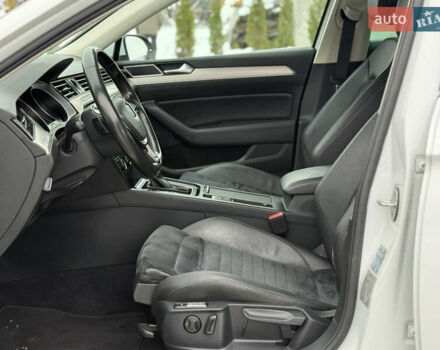 Белый Фольксваген Пассат, объемом двигателя 2 л и пробегом 198 тыс. км за 18950 $, фото 58 на Automoto.ua