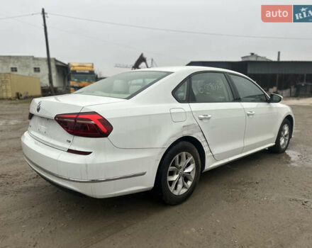 Білий Фольксваген Пассат, об'ємом двигуна 2 л та пробігом 147 тис. км за 8600 $, фото 3 на Automoto.ua
