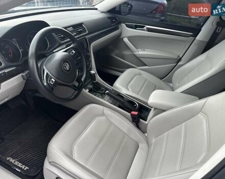Белый Фольксваген Пассат, объемом двигателя 1.98 л и пробегом 70 тыс. км за 13500 $, фото 6 на Automoto.ua