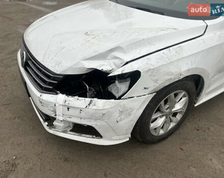 Білий Фольксваген Пассат, об'ємом двигуна 2 л та пробігом 147 тис. км за 8600 $, фото 7 на Automoto.ua