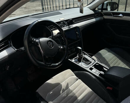 Білий Фольксваген Пассат, об'ємом двигуна 2 л та пробігом 203 тис. км за 21500 $, фото 3 на Automoto.ua