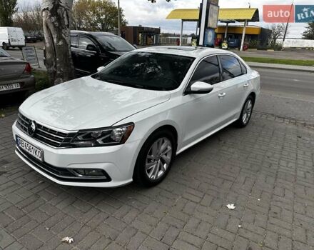 Белый Фольксваген Пассат, объемом двигателя 1.98 л и пробегом 70 тыс. км за 13500 $, фото 1 на Automoto.ua