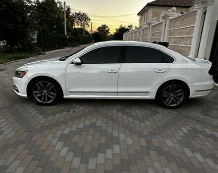 Белый Фольксваген Пассат, объемом двигателя 2 л и пробегом 54 тыс. км за 24350 $, фото 4 на Automoto.ua