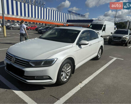 Белый Фольксваген Пассат, объемом двигателя 1.97 л и пробегом 335 тыс. км за 19500 $, фото 5 на Automoto.ua