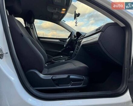 Белый Фольксваген Пассат, объемом двигателя 2 л и пробегом 90 тыс. км за 12800 $, фото 71 на Automoto.ua