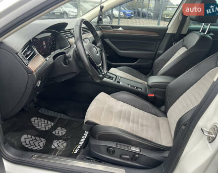 Белый Фольксваген Пассат, объемом двигателя 2 л и пробегом 120 тыс. км за 22000 $, фото 16 на Automoto.ua