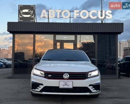 Білий Фольксваген Пассат, об'ємом двигуна 3.6 л та пробігом 72 тис. км за 17490 $, фото 2 на Automoto.ua
