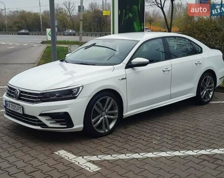 Білий Фольксваген Пассат, об'ємом двигуна 2 л та пробігом 195 тис. км за 14200 $, фото 4 на Automoto.ua