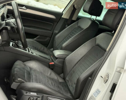 Белый Фольксваген Пассат, объемом двигателя 2 л и пробегом 198 тыс. км за 18950 $, фото 60 на Automoto.ua