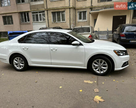 Фольксваген Пассат 2018 в Одессе на Automoto.ua Белый Фольксваген Пассат, объемом двигателя 1.98 л и пробегом 162 тыс. км за 15500 $, фото 2 на Automoto.ua
