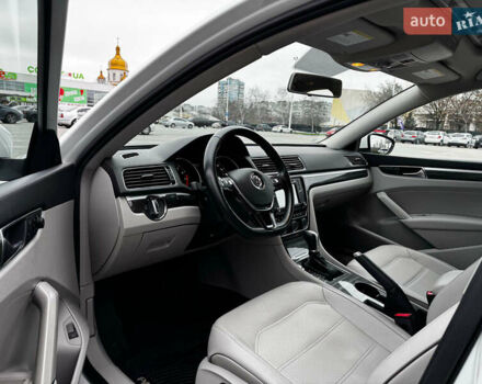 Білий Фольксваген Пассат, об'ємом двигуна 1.98 л та пробігом 134 тис. км за 14500 $, фото 17 на Automoto.ua