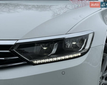 Белый Фольксваген Пассат, объемом двигателя 2 л и пробегом 198 тыс. км за 18950 $, фото 13 на Automoto.ua