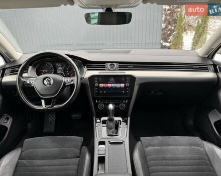 Белый Фольксваген Пассат, объемом двигателя 2 л и пробегом 198 тыс. км за 18950 $, фото 85 на Automoto.ua