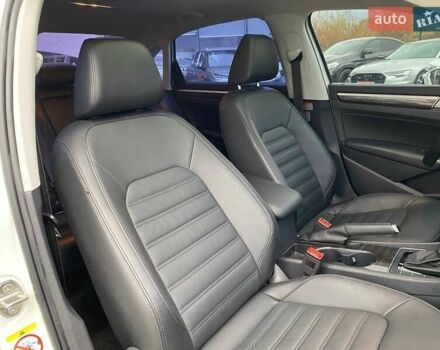 Білий Фольксваген Пассат, об'ємом двигуна 2 л та пробігом 73 тис. км за 17900 $, фото 28 на Automoto.ua