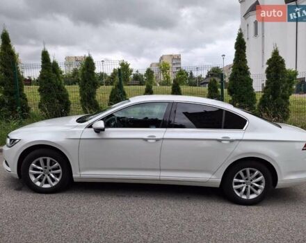 Белый Фольксваген Пассат, объемом двигателя 1.8 л и пробегом 82 тыс. км за 21700 $, фото 8 на Automoto.ua