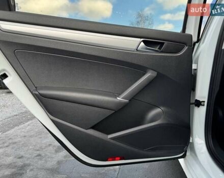 Белый Фольксваген Пассат, объемом двигателя 2 л и пробегом 90 тыс. км за 12800 $, фото 48 на Automoto.ua