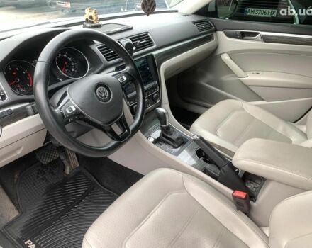 Білий Фольксваген Пассат, об'ємом двигуна 2 л та пробігом 152 тис. км за 16490 $, фото 25 на Automoto.ua