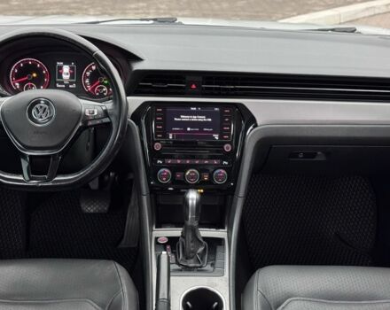 Білий Фольксваген Пассат, об'ємом двигуна 2 л та пробігом 144 тис. км за 16300 $, фото 12 на Automoto.ua