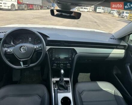 Белый Фольксваген Пассат, объемом двигателя 2 л и пробегом 174 тыс. км за 18500 $, фото 5 на Automoto.ua