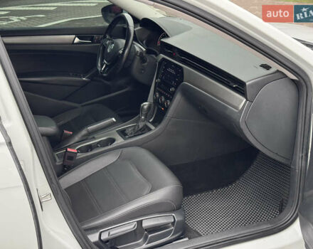 Белый Фольксваген Пассат, объемом двигателя 1.98 л и пробегом 144 тыс. км за 16300 $, фото 39 на Automoto.ua