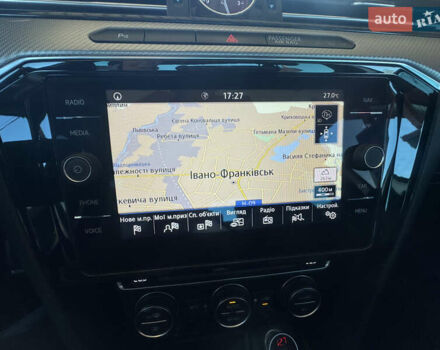 Белый Фольксваген Пассат, объемом двигателя 2 л и пробегом 187 тыс. км за 23500 $, фото 80 на Automoto.ua