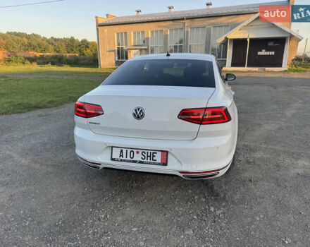 Белый Фольксваген Пассат, объемом двигателя 2 л и пробегом 187 тыс. км за 23500 $, фото 2 на Automoto.ua