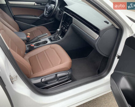 Белый Фольксваген Пассат, объемом двигателя 1.98 л и пробегом 83 тыс. км за 17600 $, фото 9 на Automoto.ua