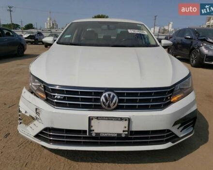 Білий Фольксваген Пассат, об'ємом двигуна 1.8 л та пробігом 97 тис. км за 2700 $, фото 4 на Automoto.ua